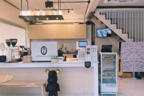 Curve Coffee &amp; Bar