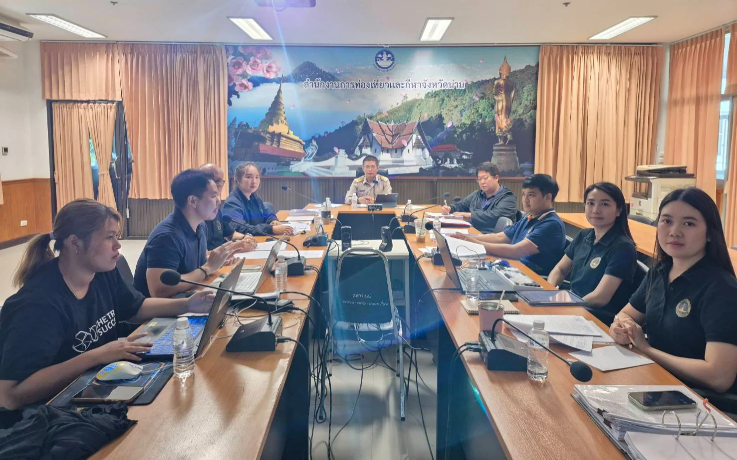 การประชุมพิจารณาให้ความเห็นชอบแผนการดำเนินโครงการเพิ่มขีดความสามารถด้านการแข่งขันและยกระดับการท่องเที่ยวน่านสู่การท่องเที่ยวคุณภาพสูง